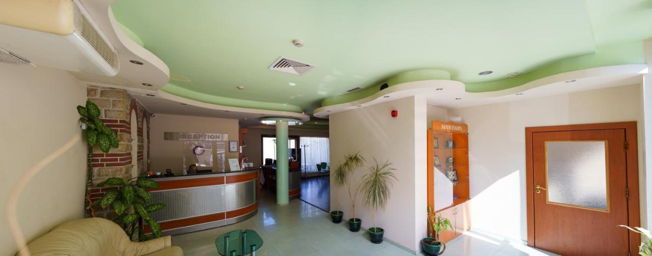 Dionis Hotel Varna Buitenkant foto