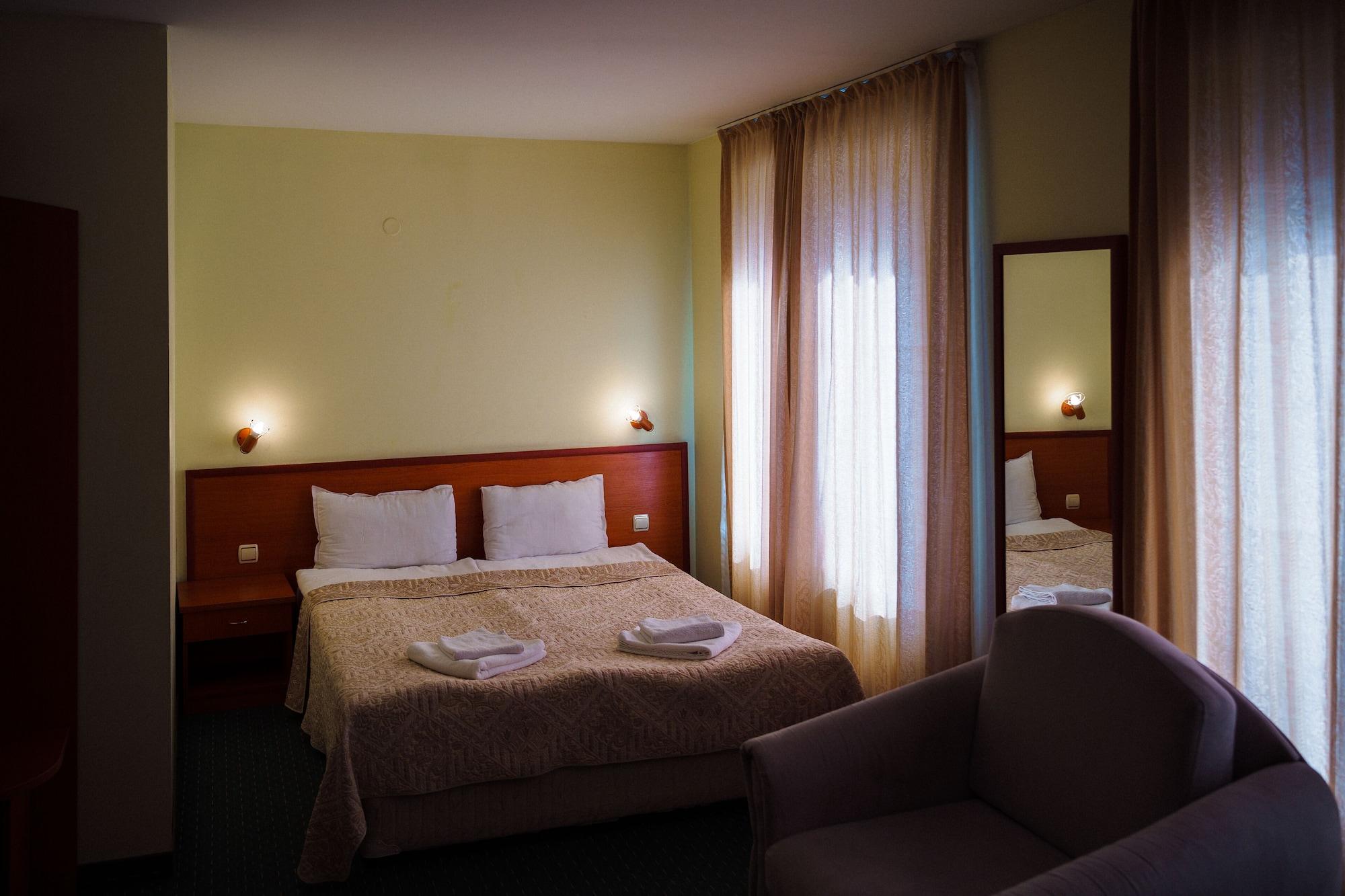 Dionis Hotel Varna Buitenkant foto